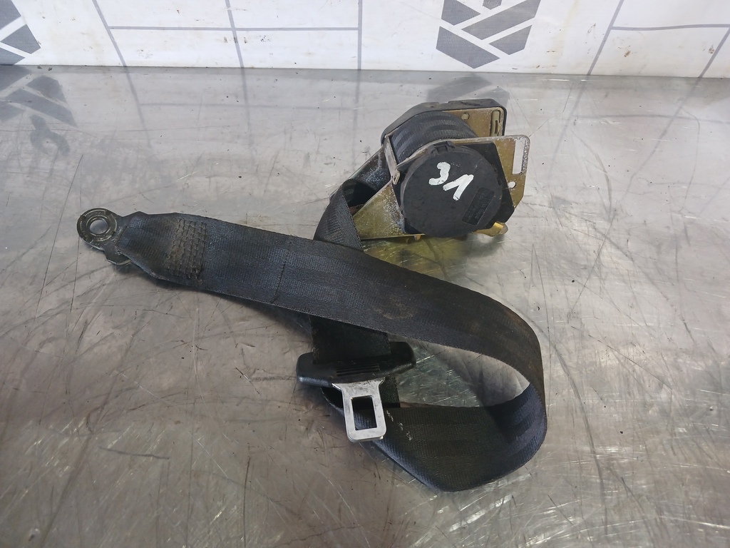 VW Passat  B3  1988-1993 для Ремень безопасности