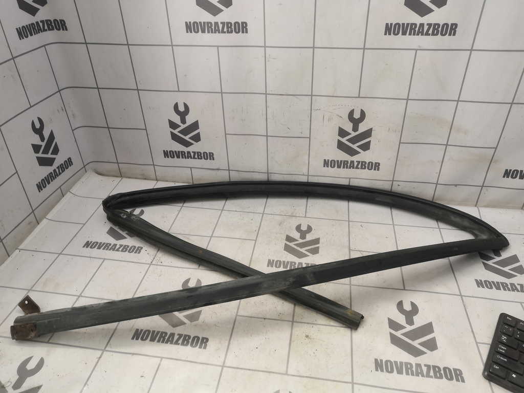 Nissan Almera N16 2000-2006 для Уплотнитель стекла двери