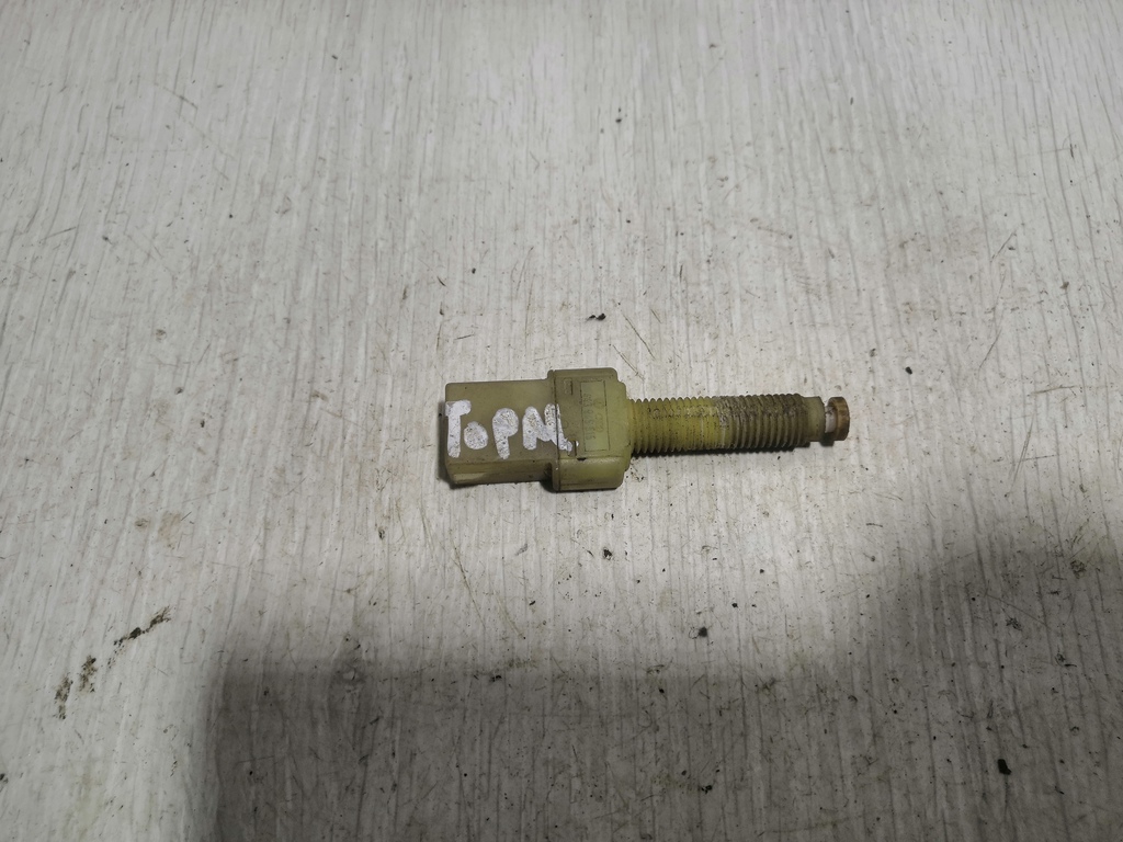 Audi A6 (C4) 1994-1997 для Датчик включения стопсигнала