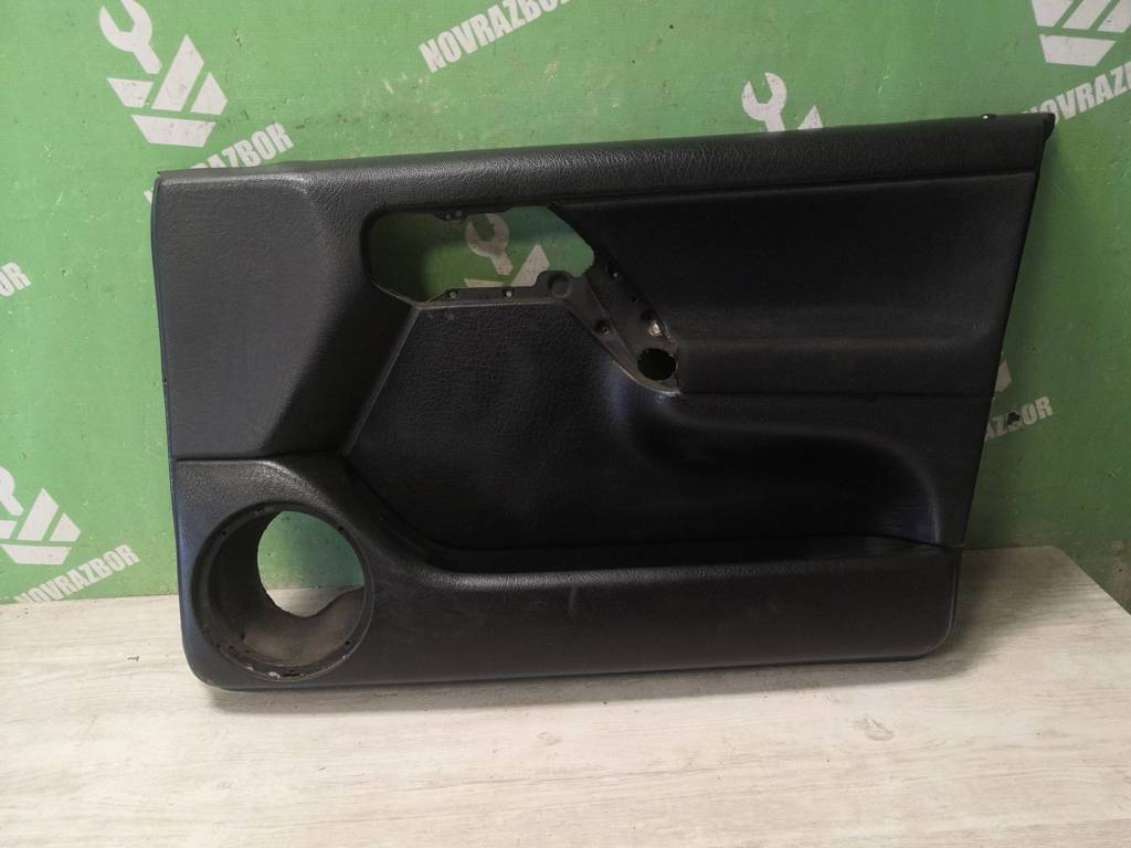 VW Golf 3 Vento 91-97 для Обшивка двери передней правой