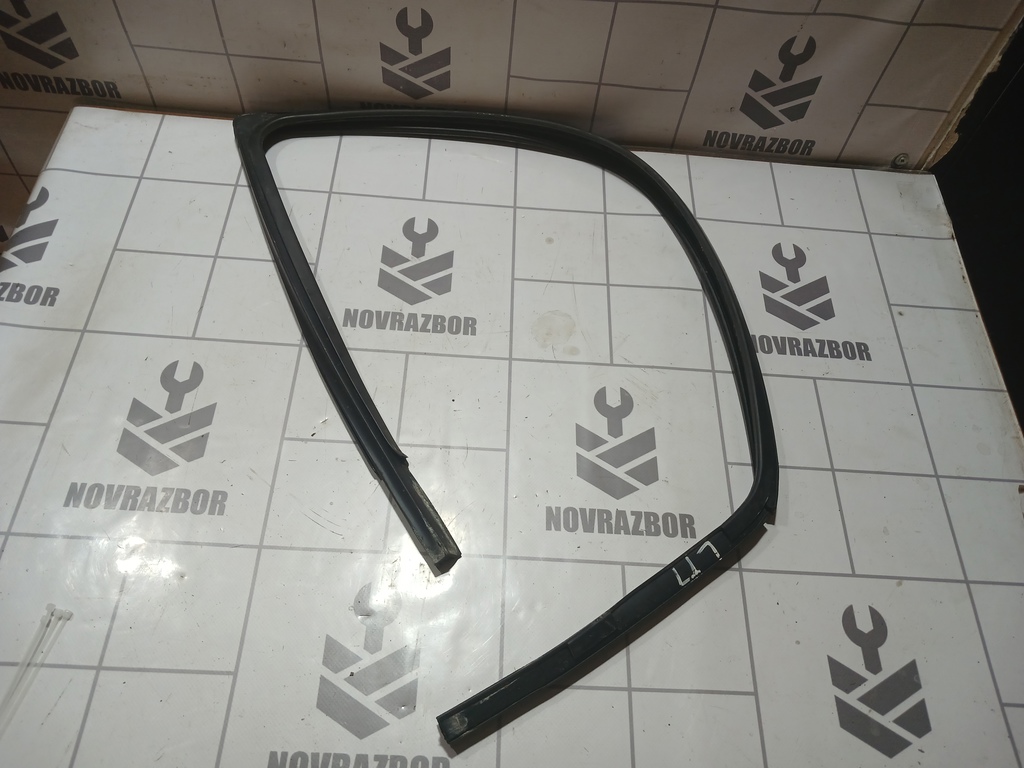 Ford Focus 1 1998-2004 для Уплотнитель стекла двери