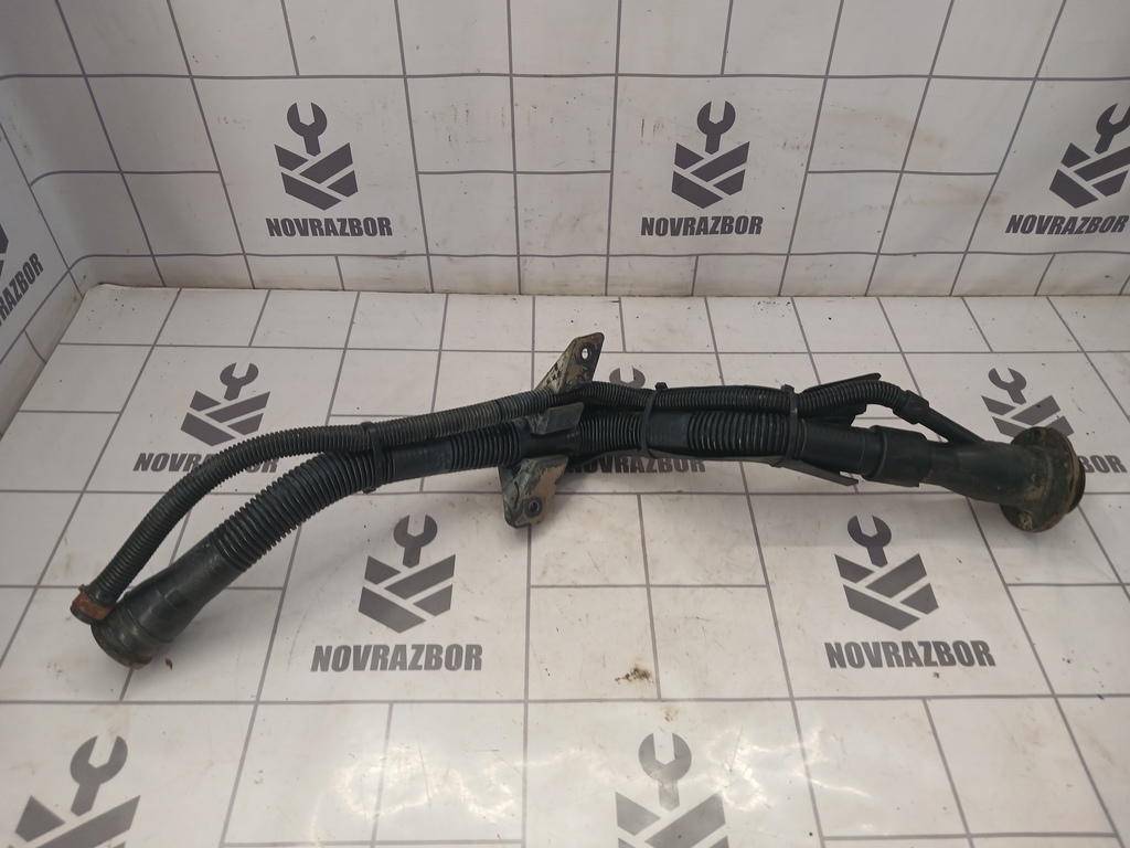 Kia RIO 1 2000-2004 для Горловина топливного бака