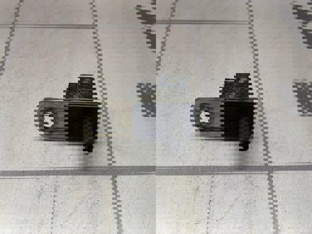 Hyundai Elantra 3  00-05 для Выключатель концевой