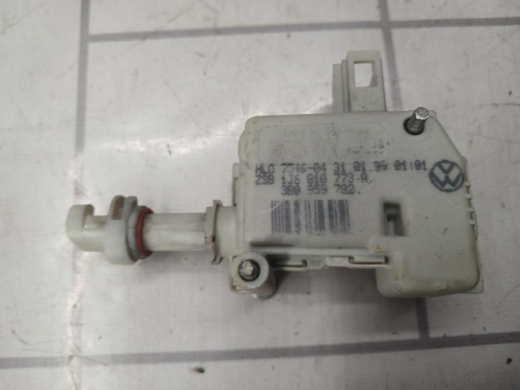 VW Golf 4 Bora 97-05 для Активатор замка крышки бензобака