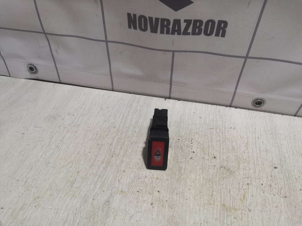 Nissan Almera N16 2000-2006 для Кнопка аварийной сигнализации