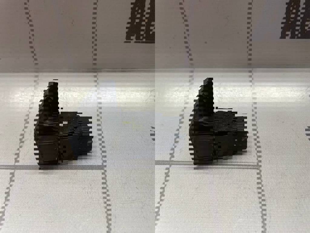 Peugeot 307 2001-2008 для Кнопка центрального замка