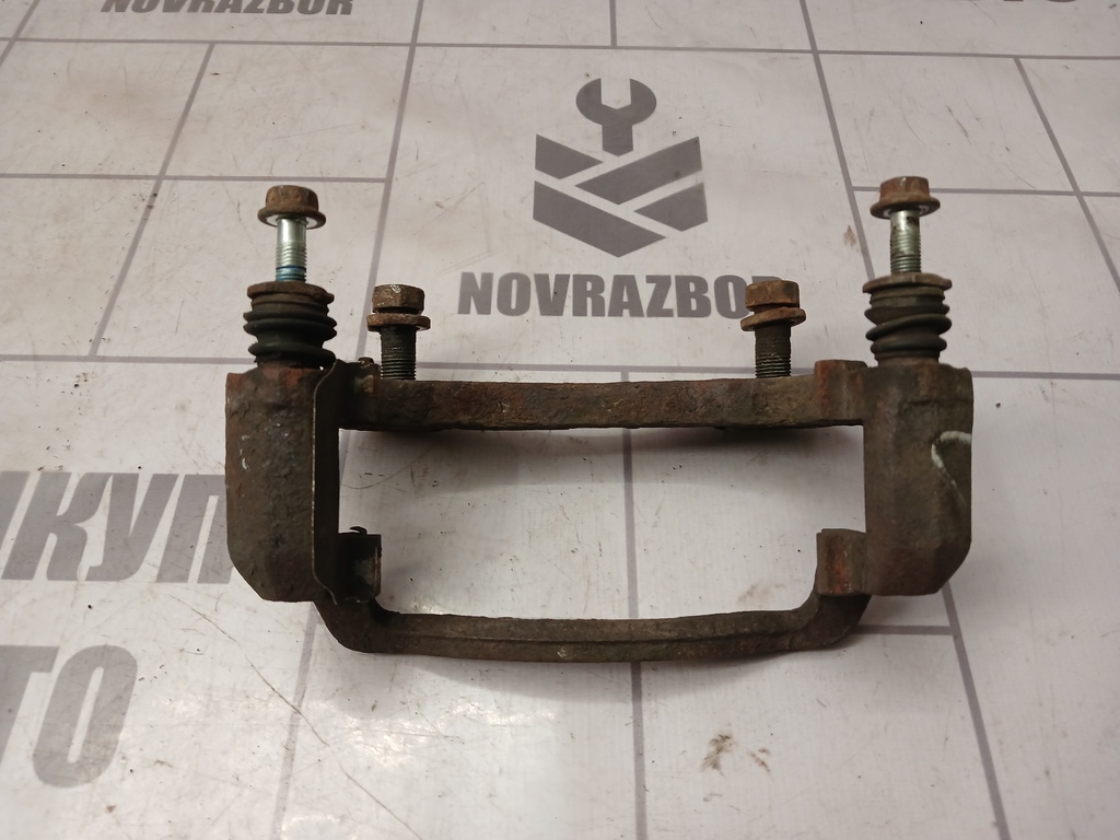 Hyundai Elantra 3  00-05 для Скоба суппорта переднего