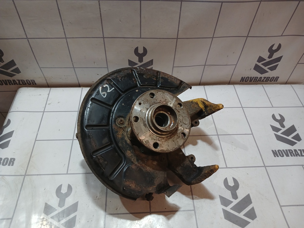 Skoda Yeti 2009-2018 для Кулак поворотный передний правый