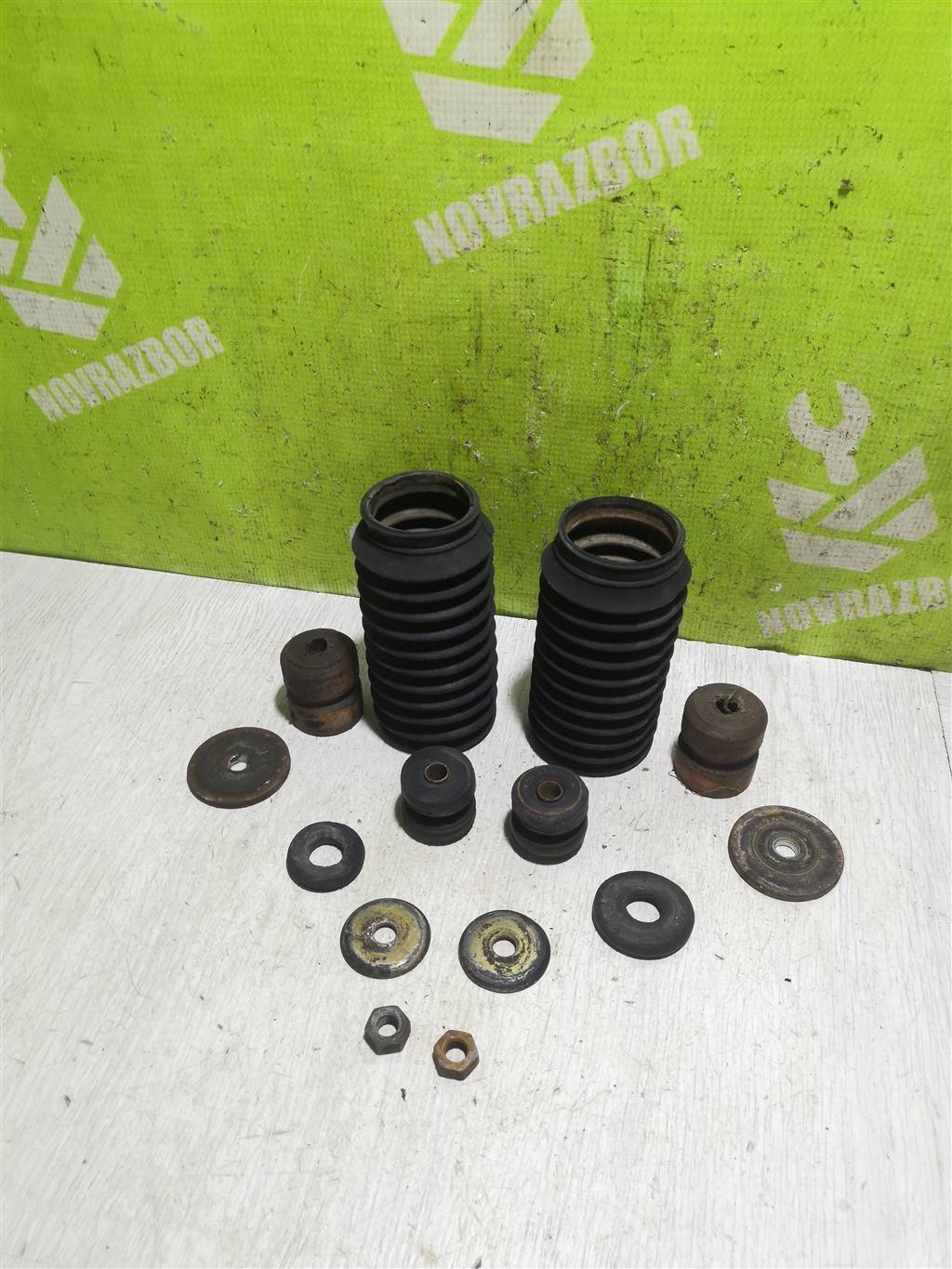 Renault R19 1992-2002 для Опора заднего амортизатора