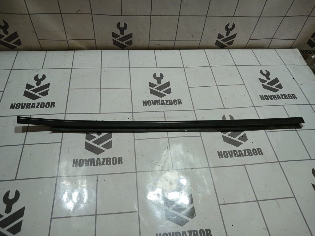 LADA VESTA 15-19 для Накладка стекла переднего правого