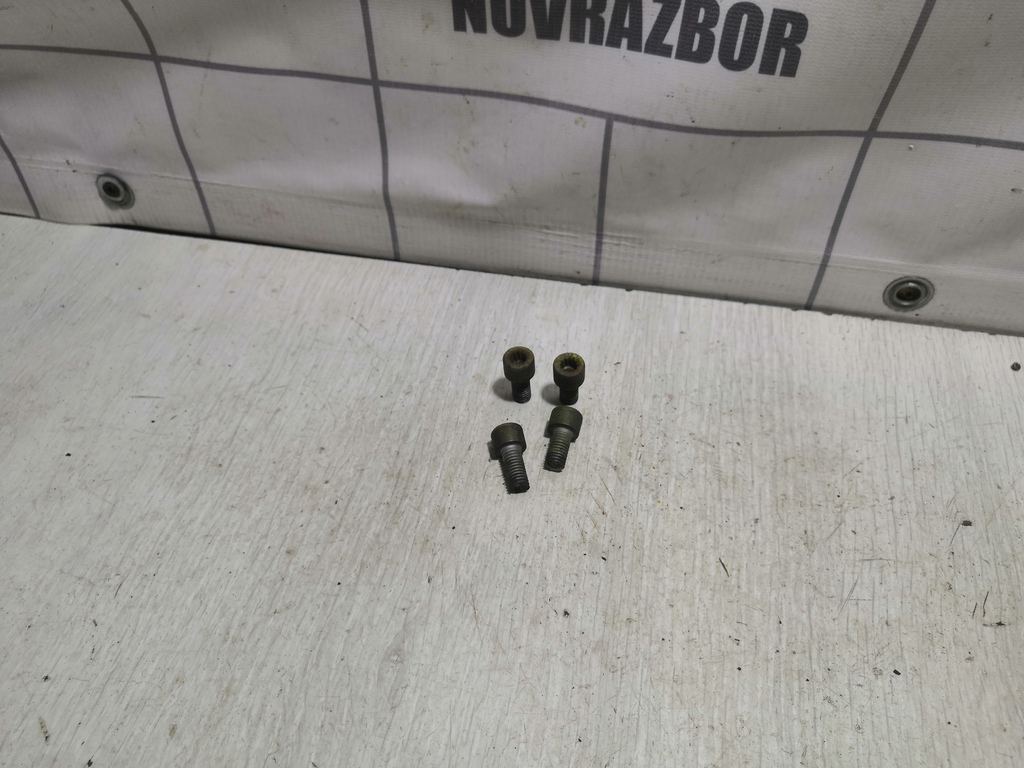 VW Passat B5 96-00 для Болт коленвала