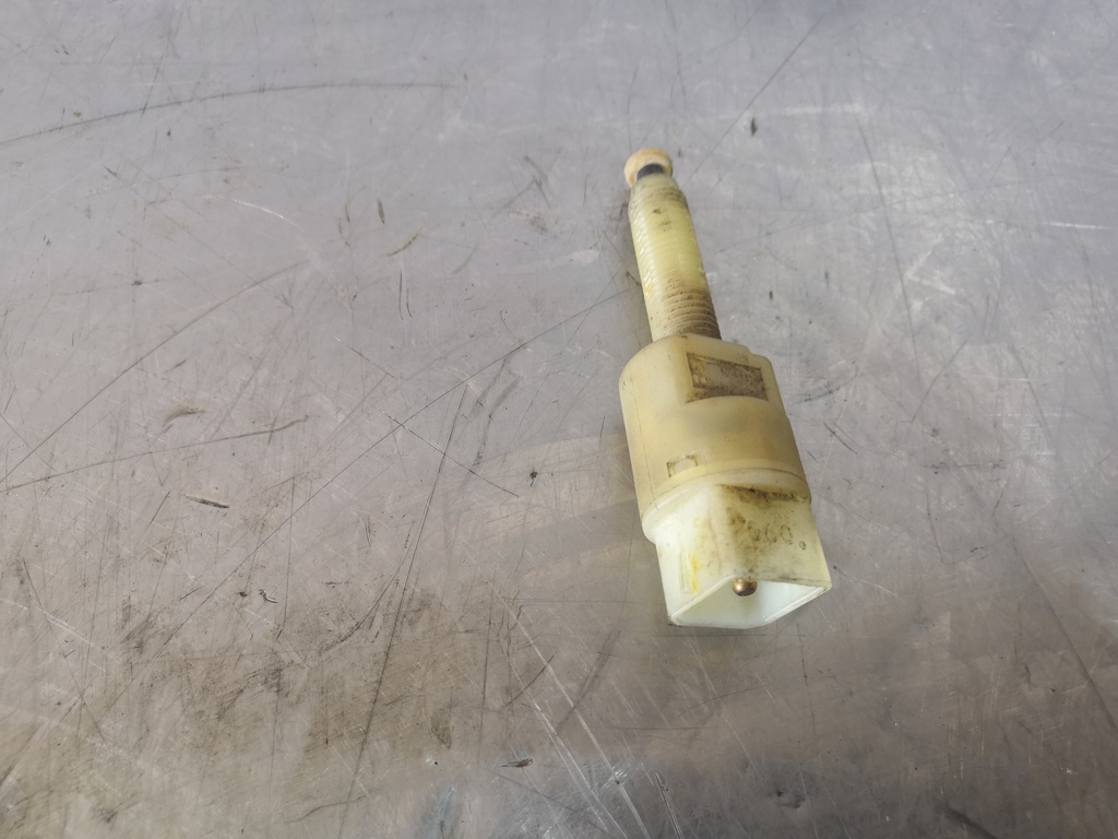 VW Passat B5 96-00 для Датчик включения стопсигнала