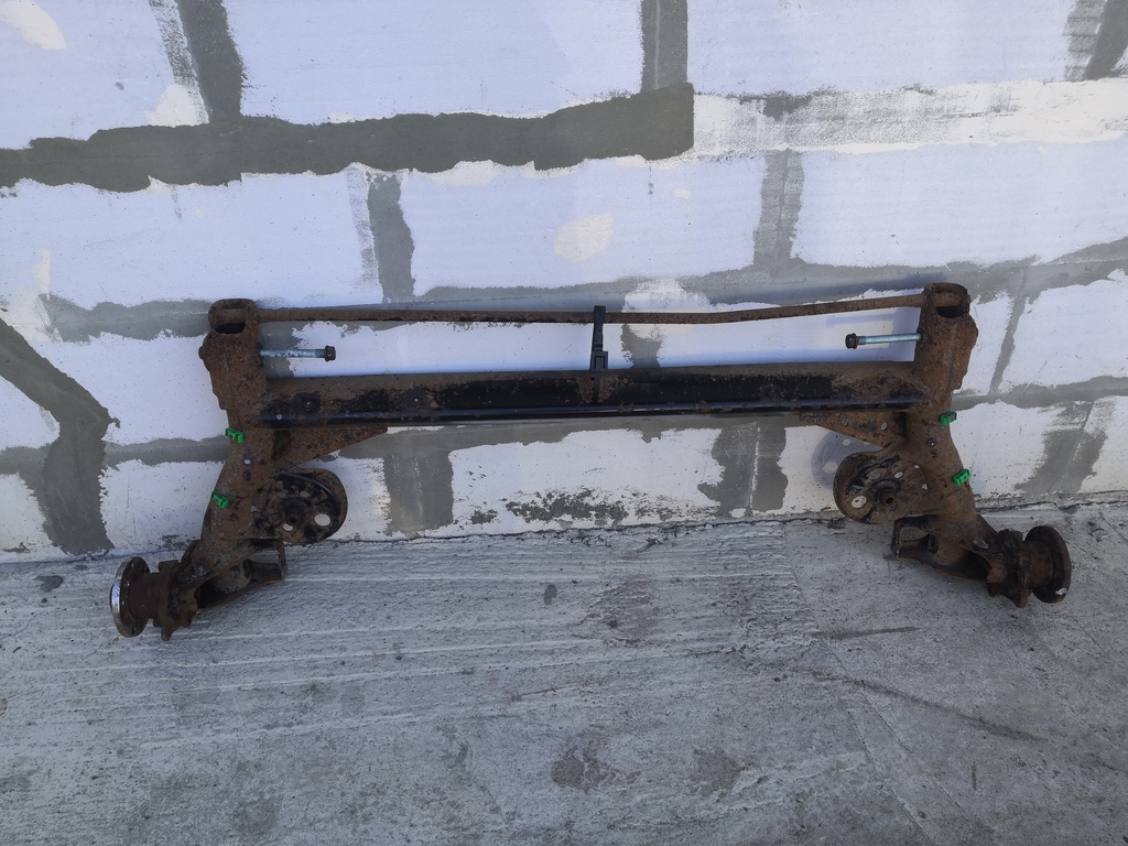 VW Passat B5 96-00 для Балка задняя