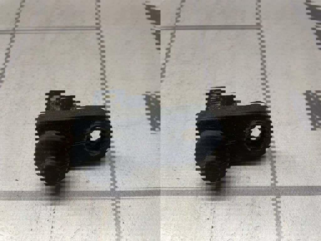 Hyundai Elantra 3  00-05 для Выключатель концевой