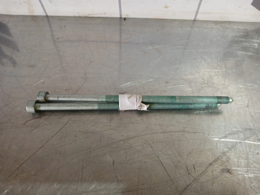 VW Passat B5 96-00 для Болт