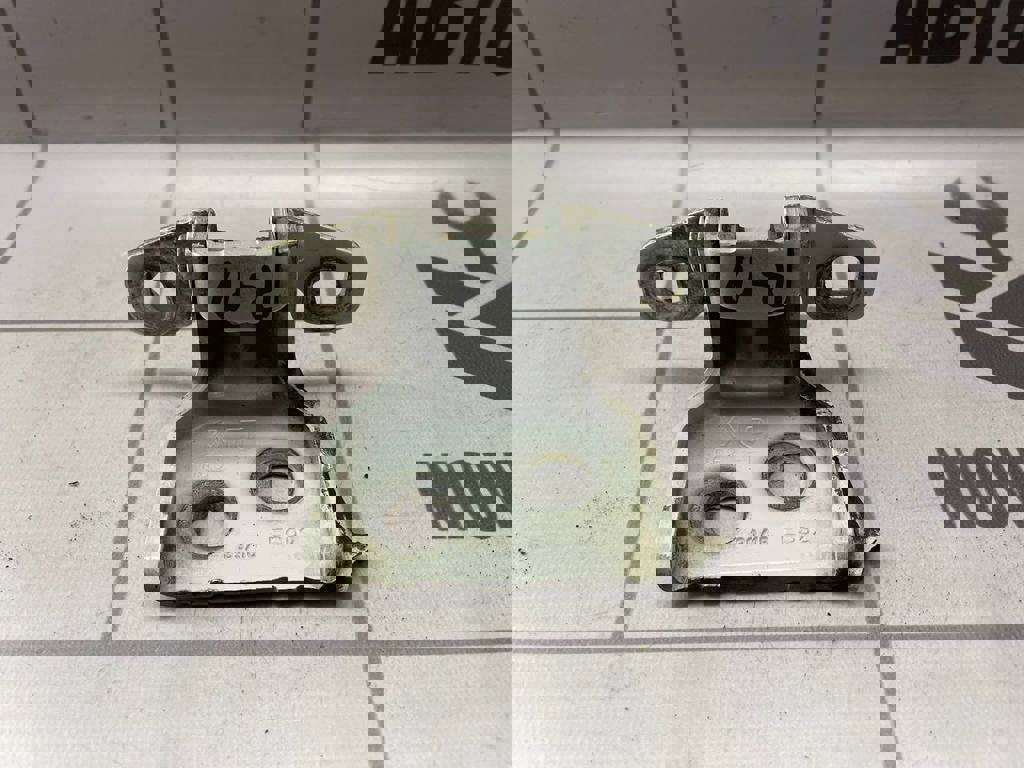 Renault Logan 2 14-18 для Петля двери