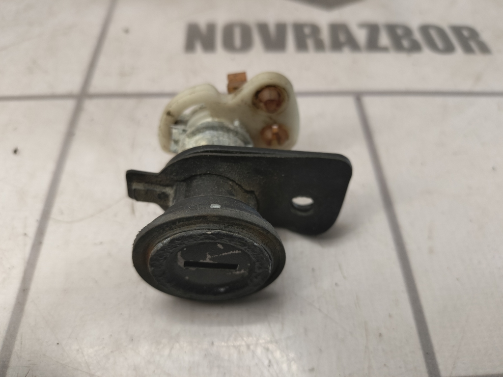 Daewoo Nexia 95-16 для Вставка замка багажника