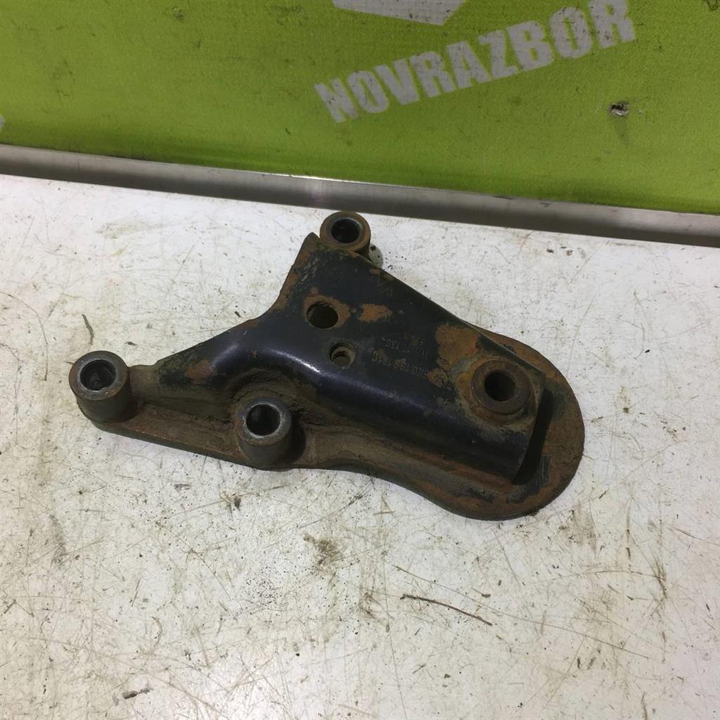 VW Polo 94-99 для Кронштейн двигателя правый
