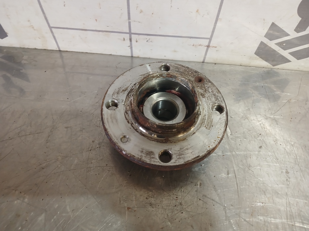 Peugeot 307 2001-2008 для Ступица задняя