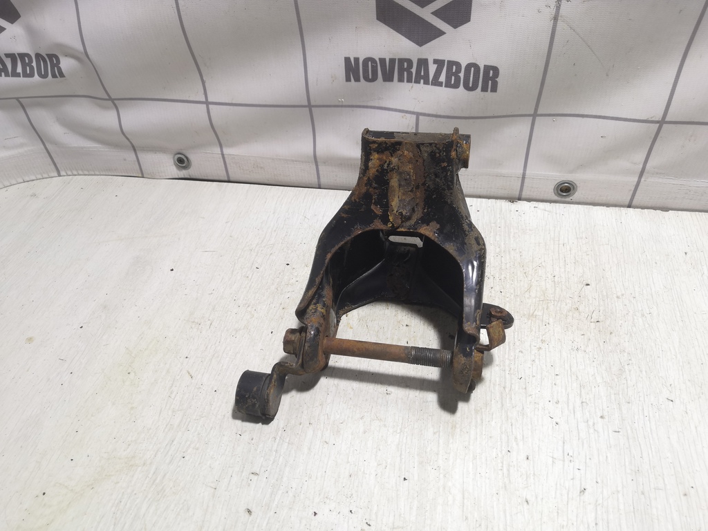 Mazda 626 (GE) 1992-1997 для Кронштейн двигателя