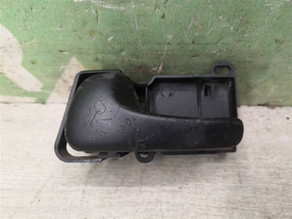 VW Passat B4 94-96 для Ручка двери задней внутренняя левая