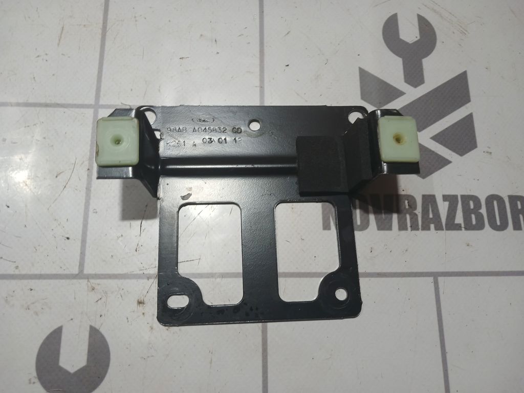 Ford Focus 1 1998-2004 для Кронштейн (сопут. товар)