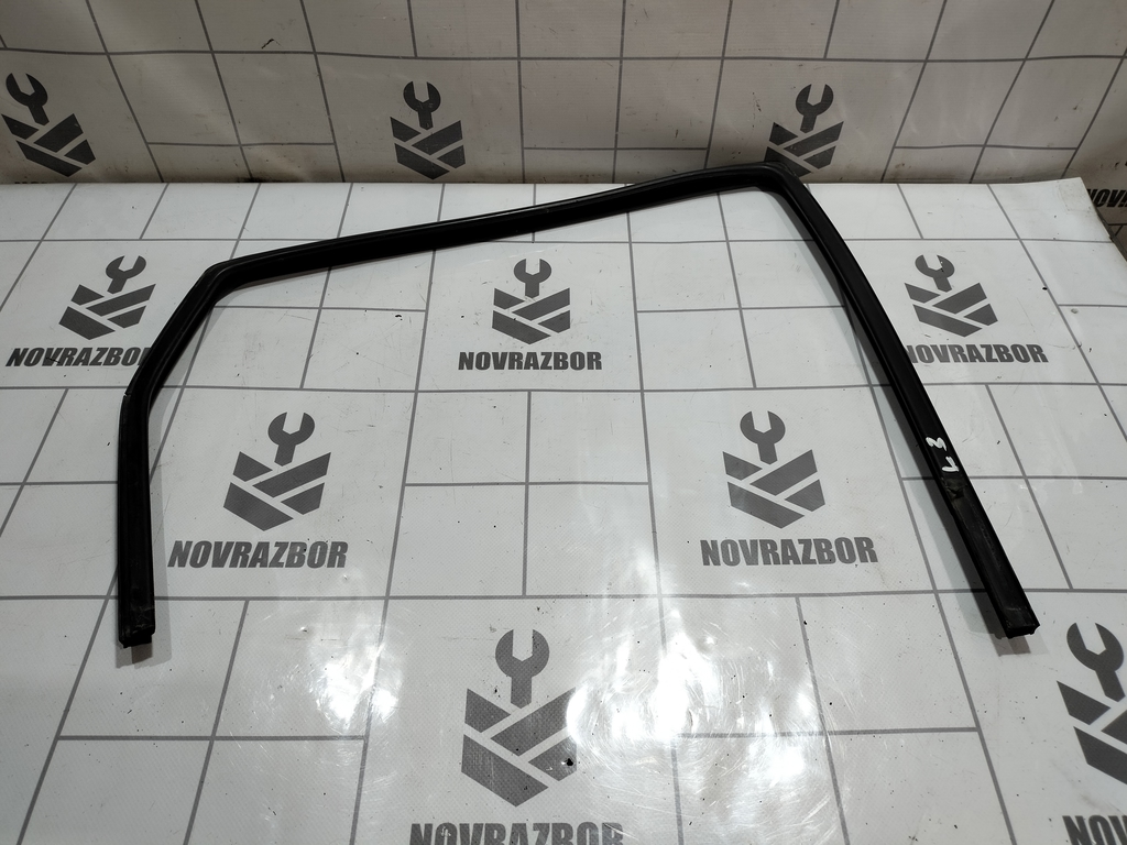 Ford Focus 1 1998-2004 для Уплотнитель стекла двери