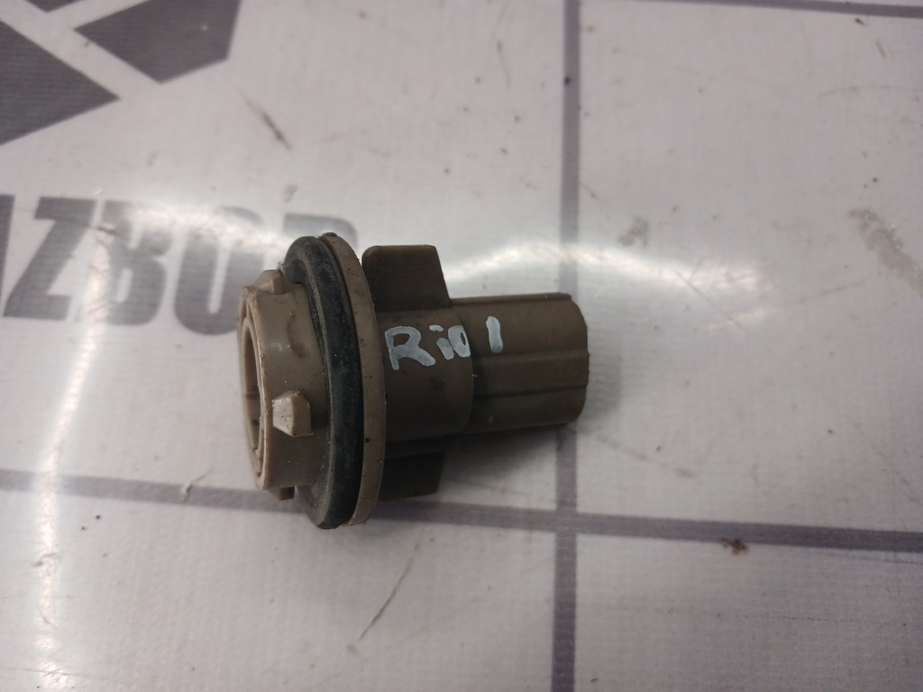 Kia RIO 1 2000-2004 для Патрон указателя поворота