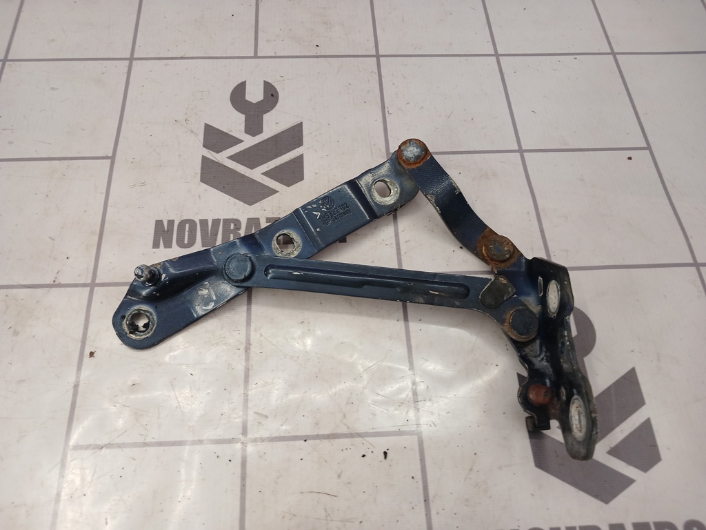 VW Golf 3 Vento 91-97 для Петля крышки багажника