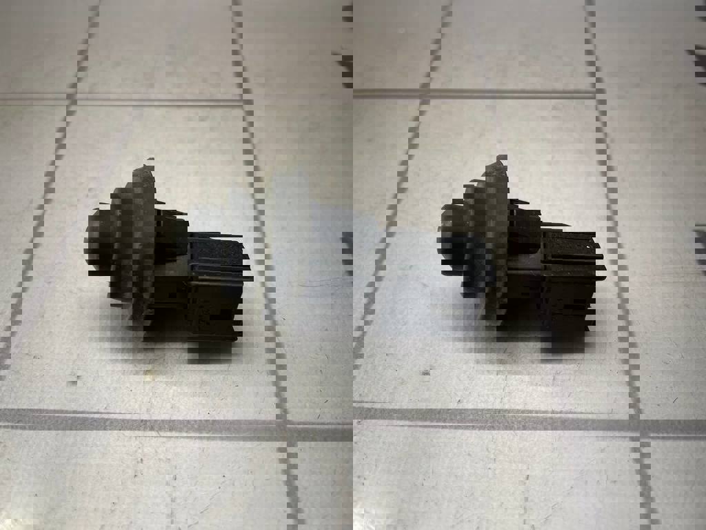 Renault Logan 2 14-18 для Выключатель концевой