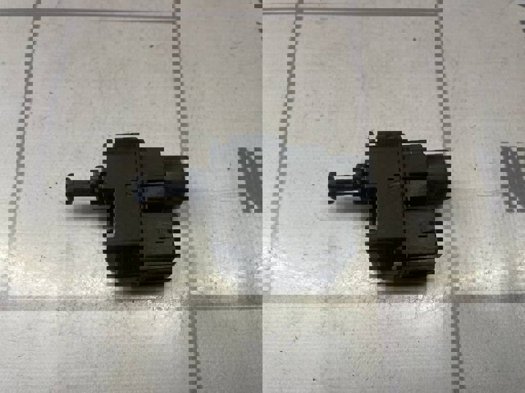 Ford Focus 1 1998-2004 для Датчик включения стопсигнала