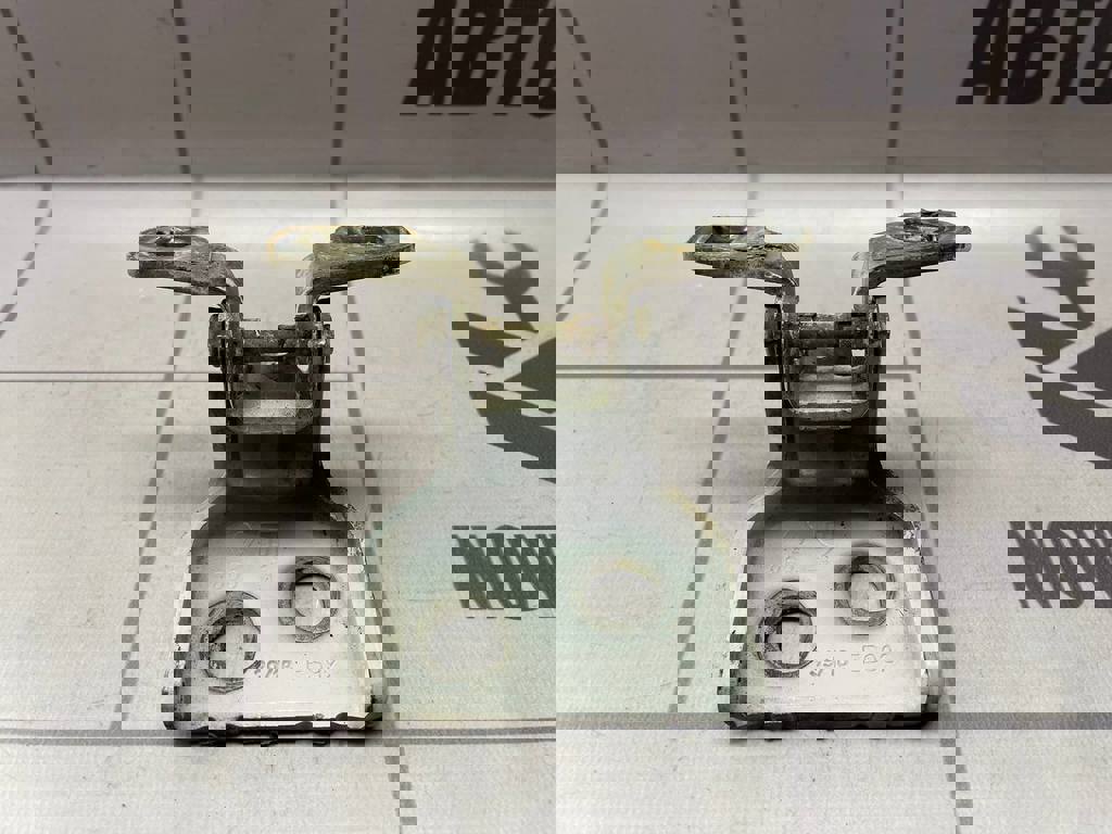 Renault Logan 2 14-18 для Петля двери