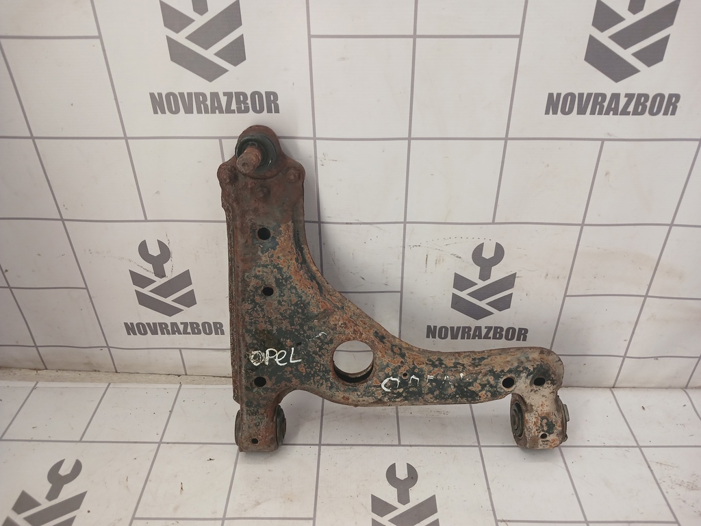 Opel Vectra B 1999-2002 для Рычаг передний правый