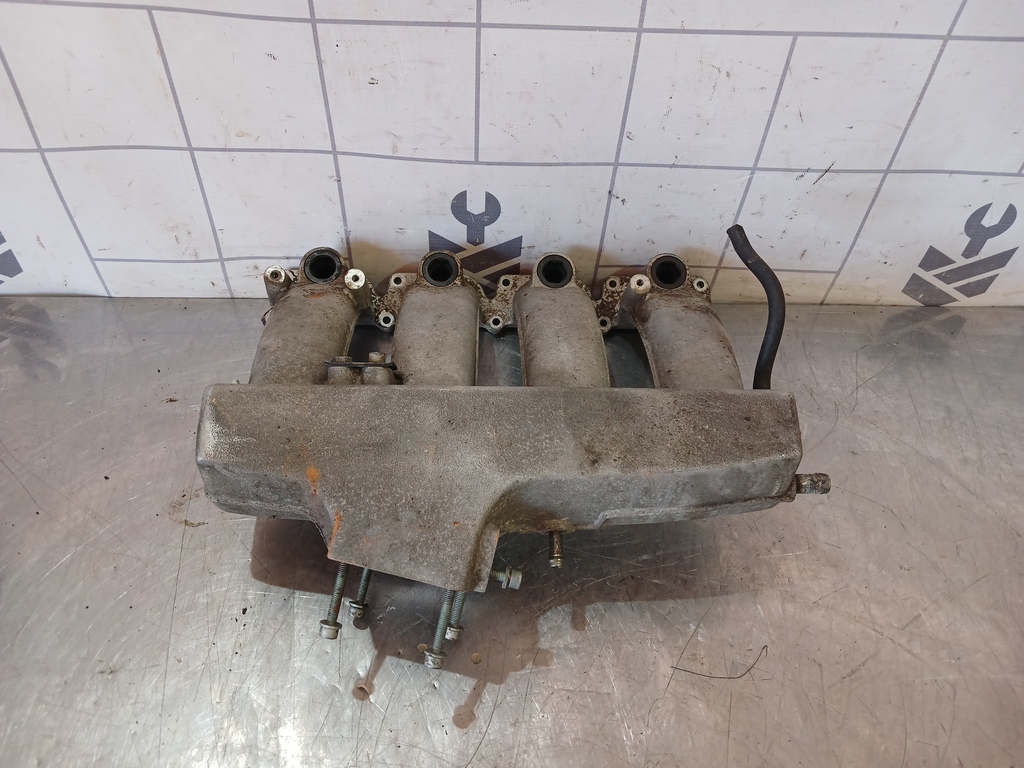 VW Passat B5 96-00 для Коллектор впускной