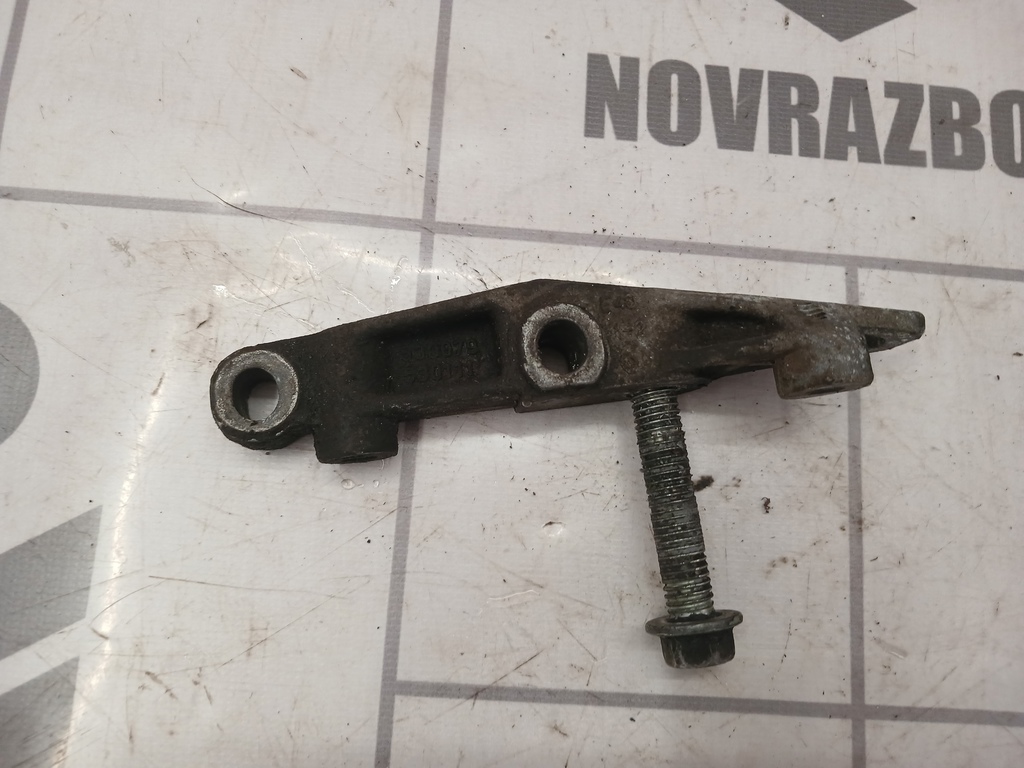 Renault Logan 2005-2014 для Кронштейн (сопут. товар)