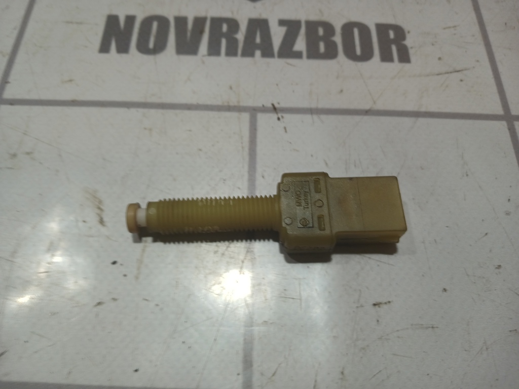 VW Passat B5 96-00 для Датчик включения стопсигнала