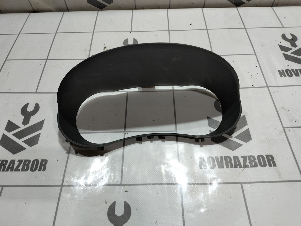 Renault Clio 3  2005-2012 для Накладка на панель приборов