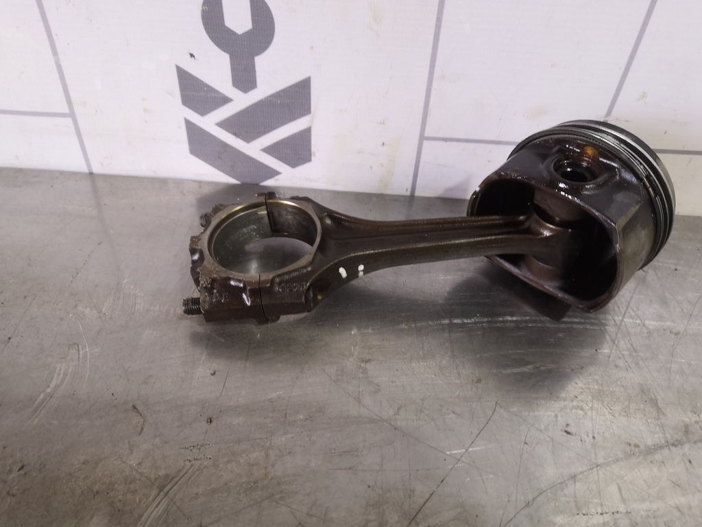 VW Passat B5 96-00 для Поршень с шатуном