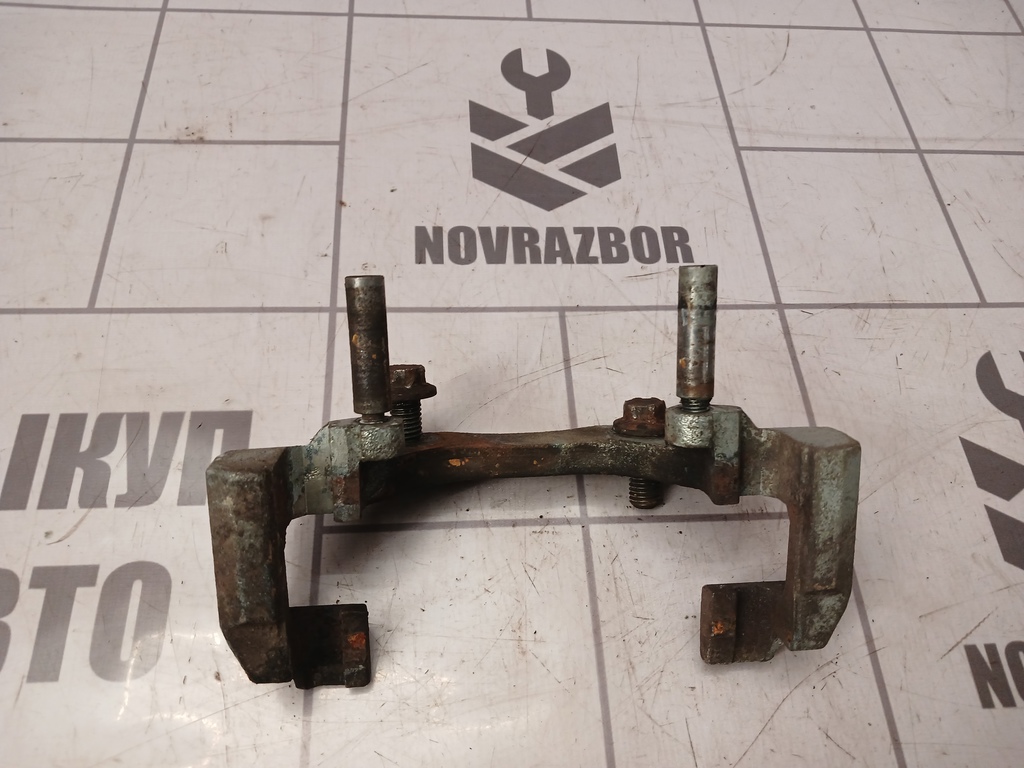 Ford Focus 2 05-08 для Скоба суппорта переднего