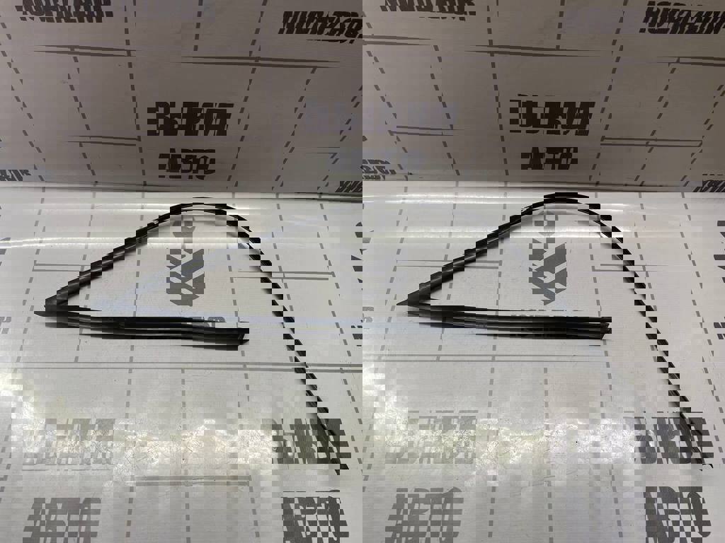 Audi 80  90  B3  86-91 для Уплотнитель стекла двери