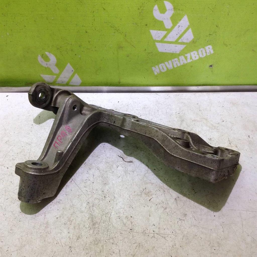 VW Golf 6 09-12 для Кронштейн переднего рычага