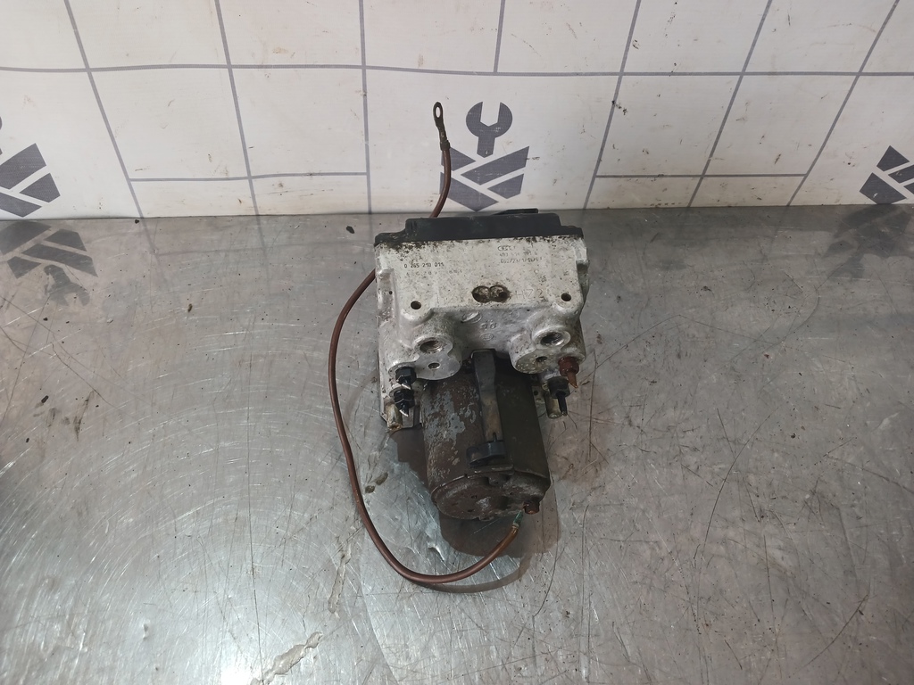 Audi A6 (C4) 1994-1997 для Блок ABS насос