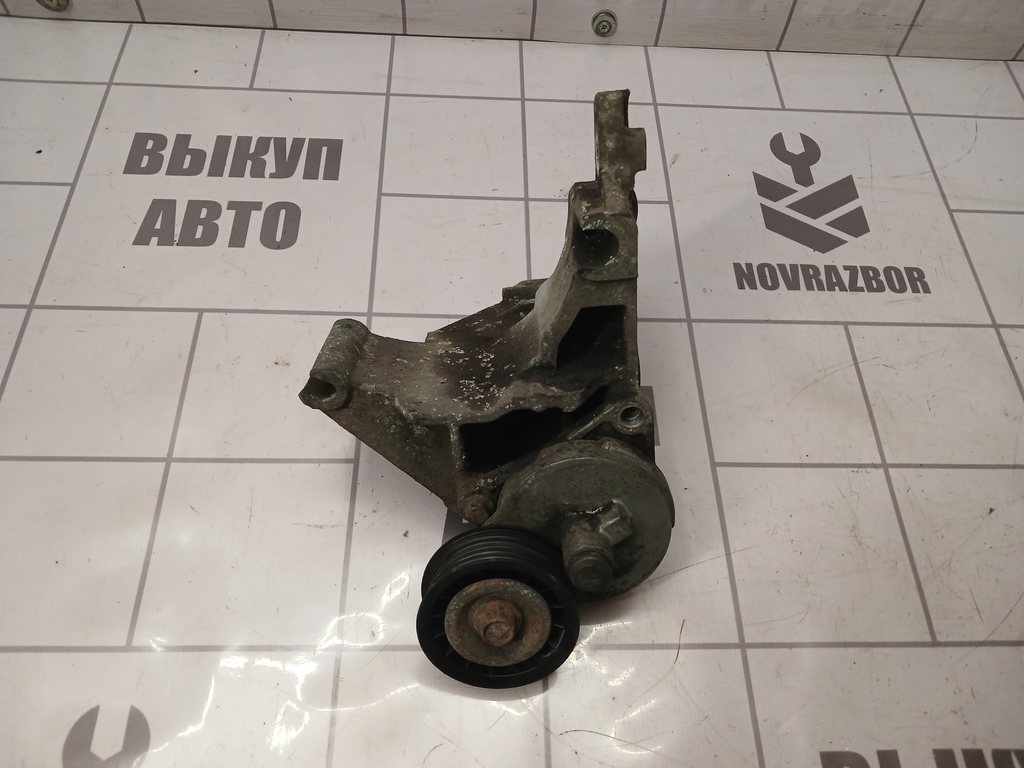 Ford Focus 1 1998-2004 для Кронштейн генератора