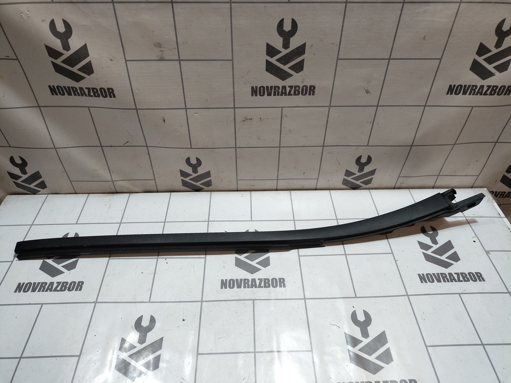 Renault Clio 3  2005-2012 для Молдинг лобового стекла