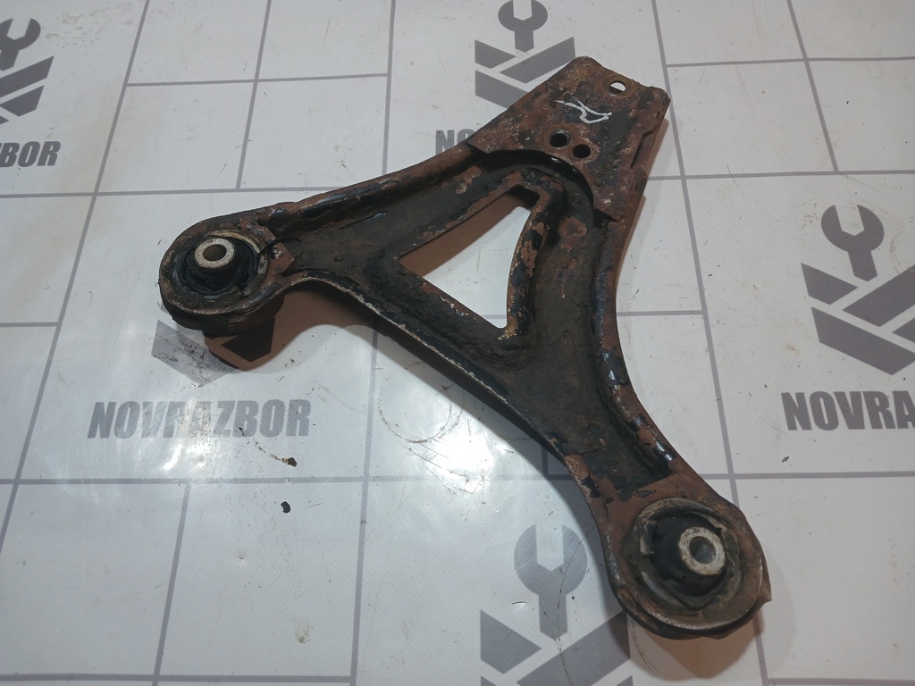 Volvo 440 1992-1994 для Рычаг передний правый