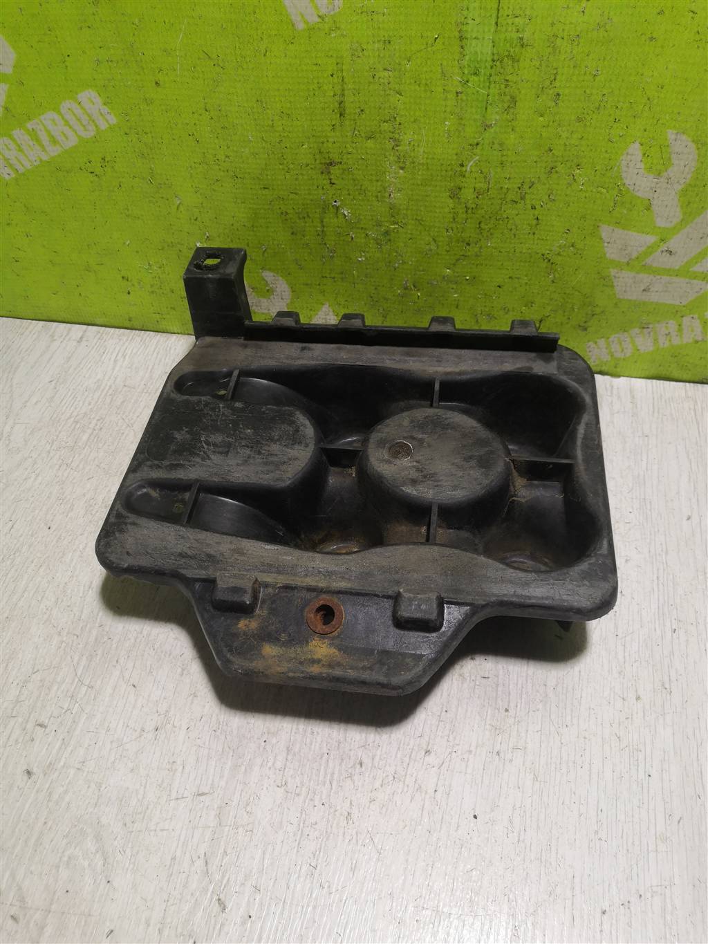 VW Golf 4 Bora 97-05 для Крепление АКБ (корпус/подставка)