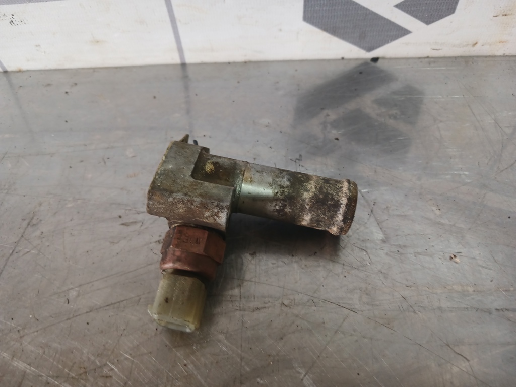 Kia RIO 1 2000-2004 для Фланец двигателя системы охлаждения