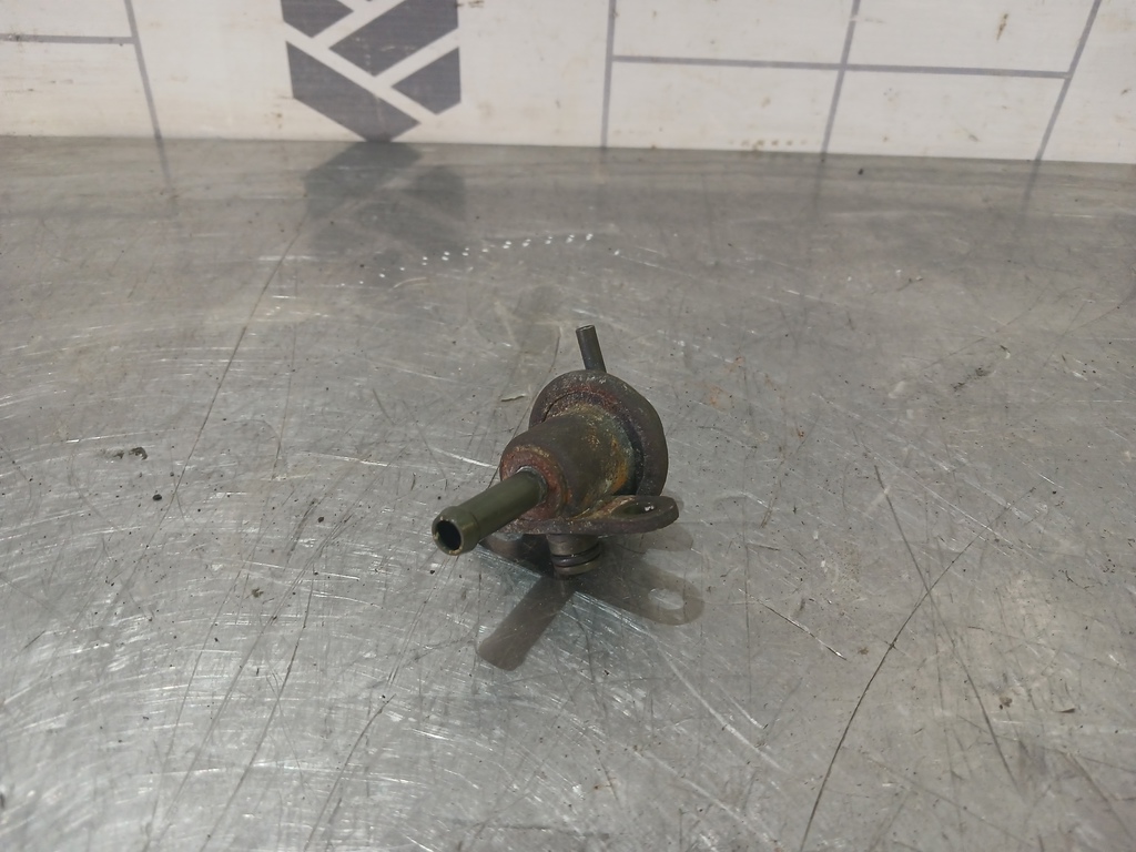 Mazda 323 BA 94-98 для Регулятор давления топлива