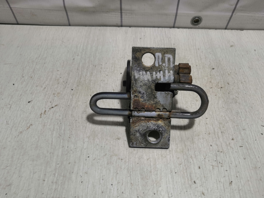 Audi A6 (C4) 1994-1997 для Петля двери передней правой нижняя