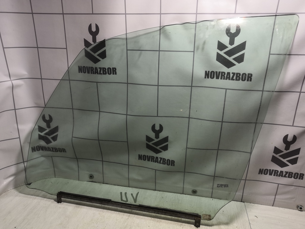 Suzuki SX4 2006-2013 для Стекло двери передней левой